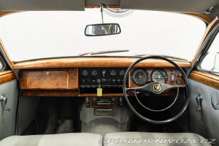 Ostatní značky Ostatní modely Daimler 250 V8 Automatic 1969