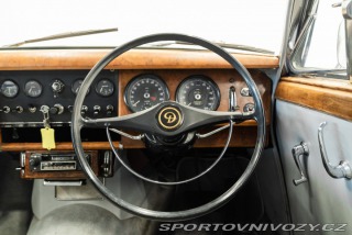 Ostatní značky Ostatní modely Daimler 250 V8 Automatic 1969
