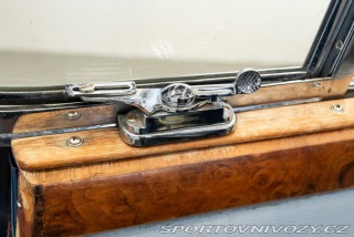 Ostatní značky Ostatní modely Daimler 250 V8 Automatic 1969