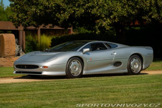 Jaguar XJ 220