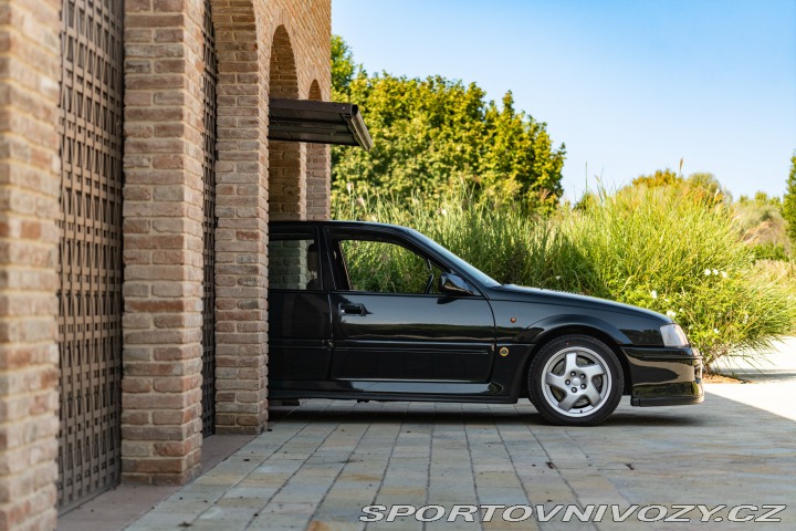 Opel Ostatní modely Omega Lotus 1992