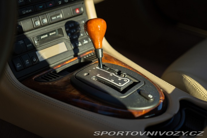 Jaguar XK8 1998
