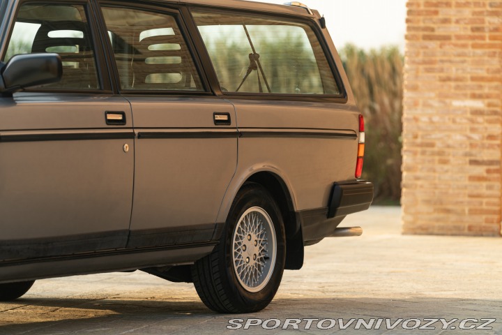 Volvo Ostatní modely 245 SUPER POLAR 1991