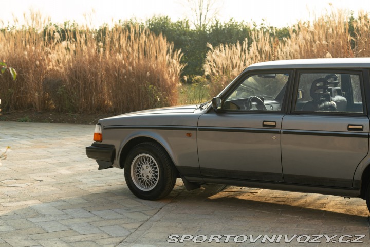 Volvo Ostatní modely 245 SUPER POLAR 1991
