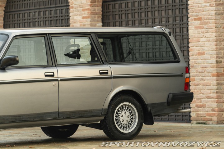 Volvo Ostatní modely 245 SUPER POLAR 1991