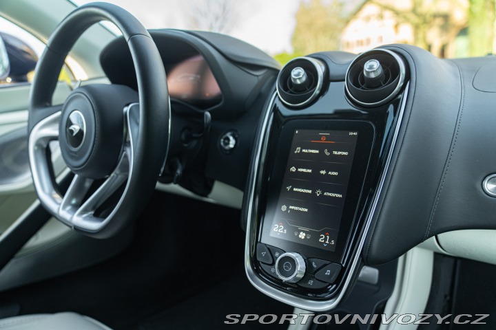 McLaren GT 2022
