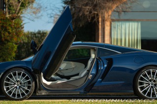 McLaren GT  2022