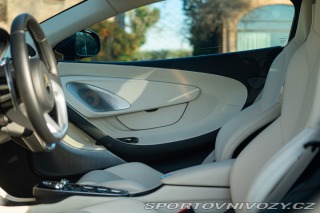McLaren GT  2022