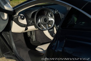 McLaren GT  2022