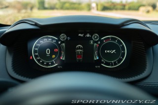Aston Martin DBX  2021