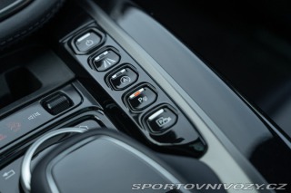 Aston Martin DBX  2021