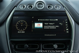 Aston Martin DBX  2021