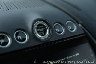 Aston Martin DBX  2021