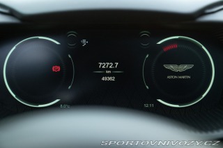 Aston Martin DBX  2021