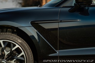 Aston Martin DBX  2021