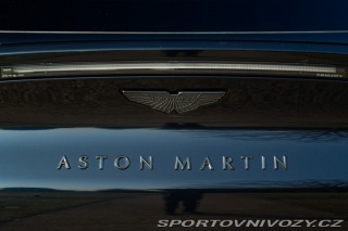 Aston Martin DBX  2021