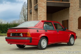 Alfa Romeo Ostatní modely 75 3.0 V6 AMERICA 1987