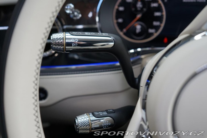 Bentley Flying Spur V8 Mulliner Black Carbon 2022
