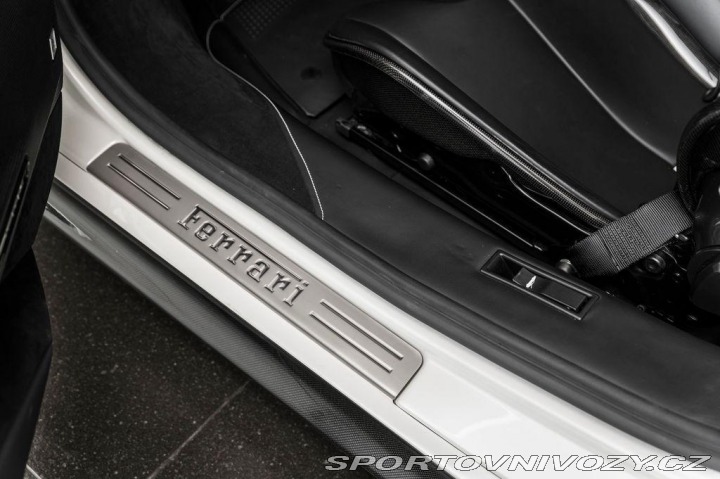 Ferrari SF90 Stradale 1800