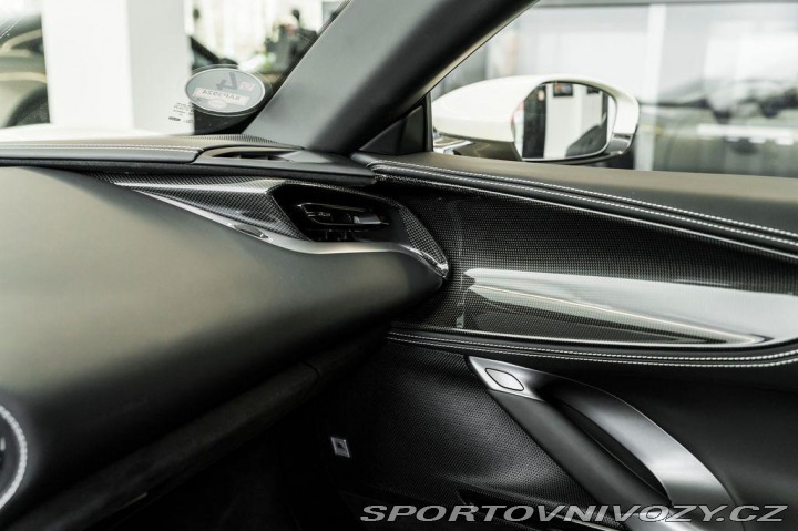 Ferrari SF90 Stradale 1800