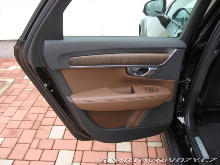 Volvo V90 2,0 B5 235PS Cross Count 2021