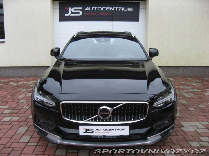 Volvo V90 2,0 B5 235PS Cross Count 2021