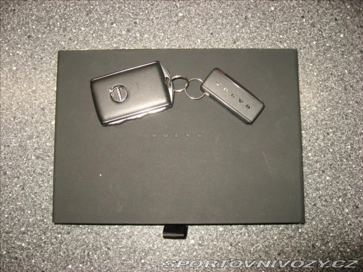 Volvo V90 2,0 B5 235PS Cross Count 2021
