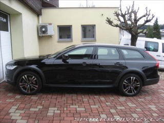 Volvo V90 2,0 B5 235PS  Cross Count 2021