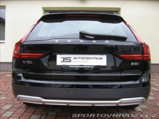 Volvo V90 2,0 B5 235PS  Cross Count 2021