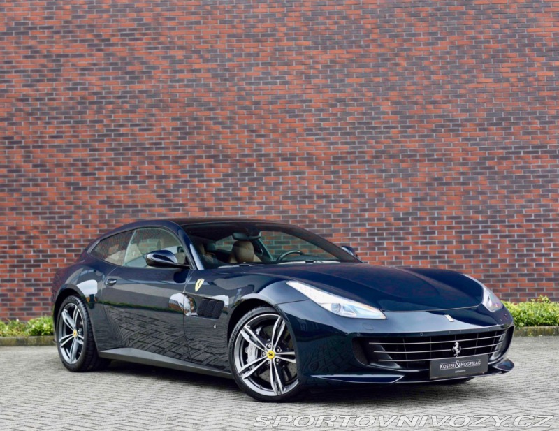 Ferrari GTC4Lusso GTC4Lusso *6.2 V12*Spolu