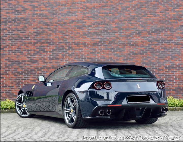 Ferrari GTC4Lusso GTC4Lusso *6.2 V12*Spolu 2018