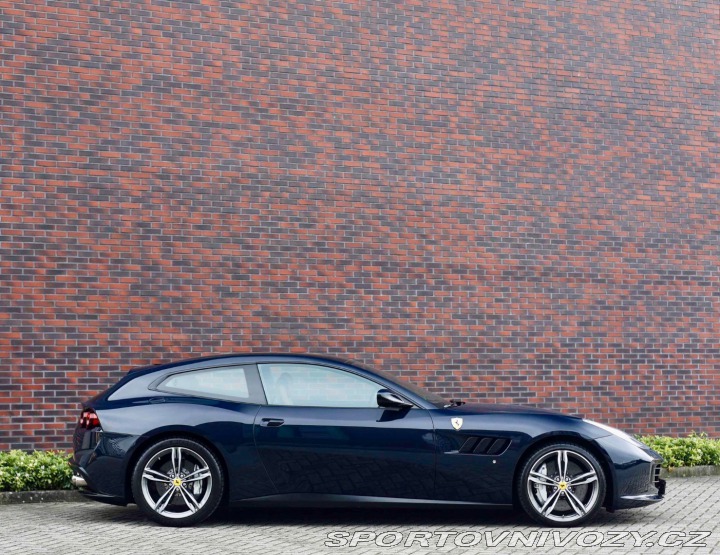 Ferrari GTC4Lusso GTC4Lusso *6.2 V12*Spolu 2018