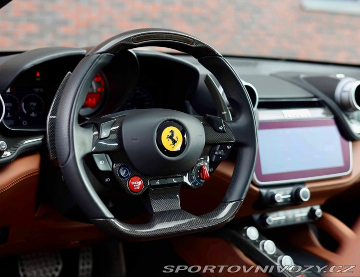 Ferrari GTC4Lusso GTC4Lusso *6.2 V12*Spolu 2018