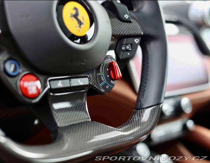 Ferrari GTC4Lusso GTC4Lusso *6.2 V12*Spolu 2018
