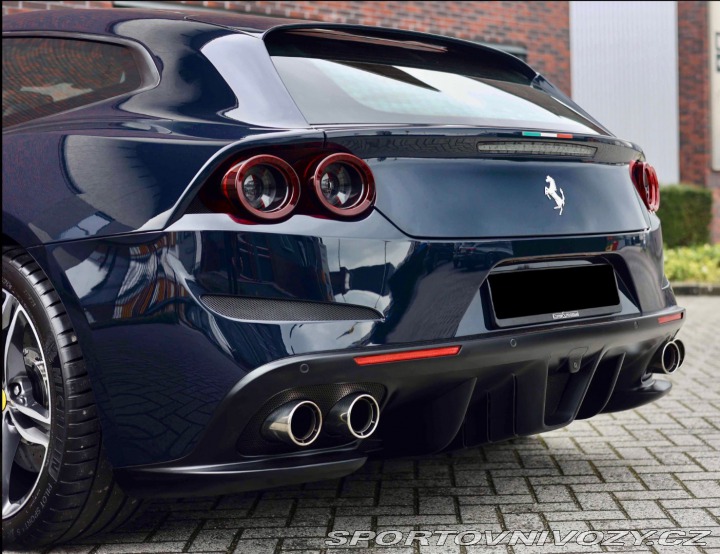 Ferrari GTC4Lusso GTC4Lusso *6.2 V12*Spolu 2018