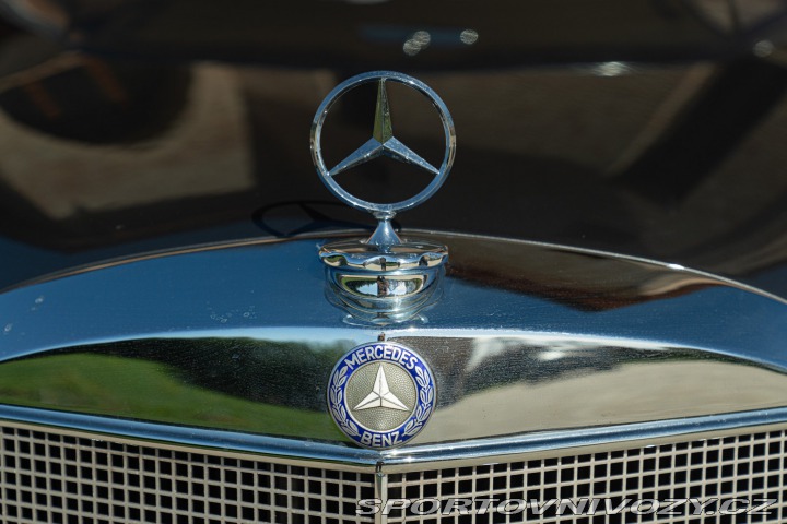 Mercedes-Benz E 220 SE COUPE 1964