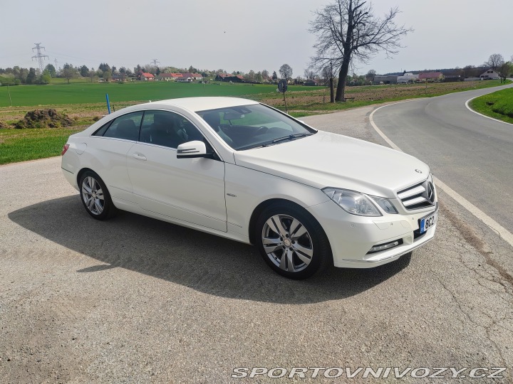Mercedes-Benz E E300CGI 2011