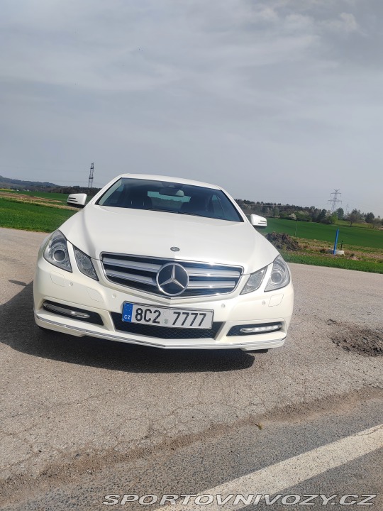 Mercedes-Benz E E300CGI 2011