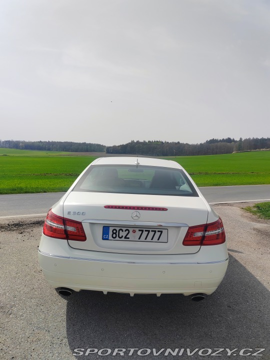 Mercedes-Benz E E300CGI 2011