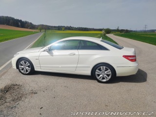 Mercedes-Benz E E300CGI 2011