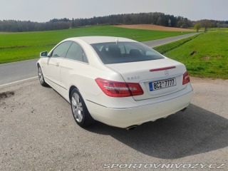 Mercedes-Benz E E300CGI 2011