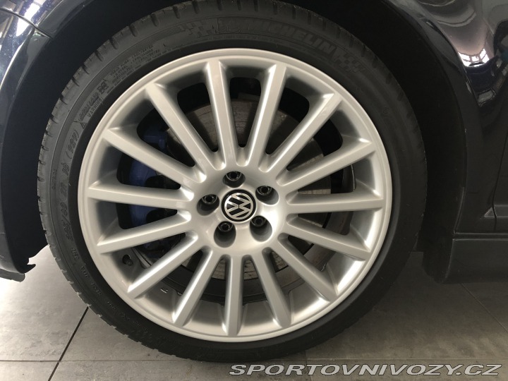 Volkswagen Golf R32 2003