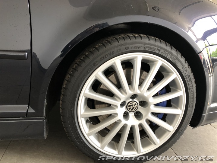Volkswagen Golf R32 2003