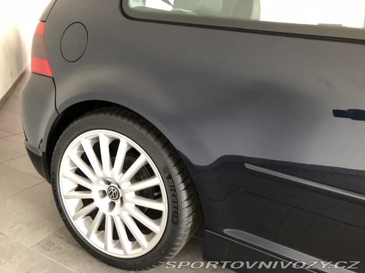 Volkswagen Golf R32 2003