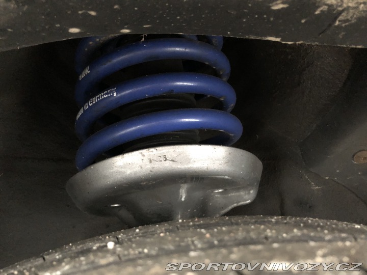 Volkswagen Golf R32 2003