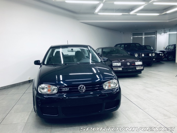 Volkswagen Golf R32 2003