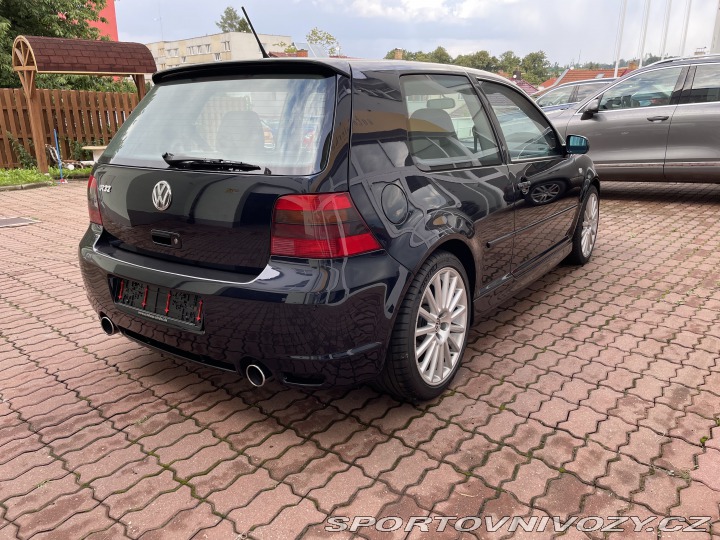 Volkswagen Golf R32 2003