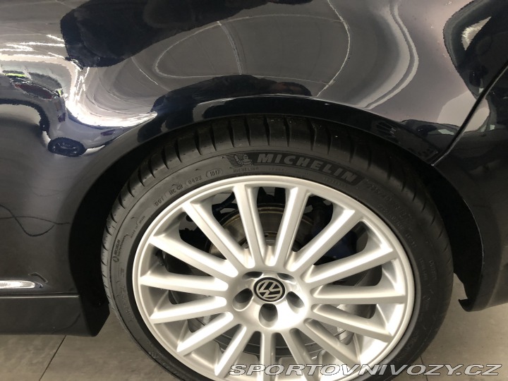 Volkswagen Golf R32 2003