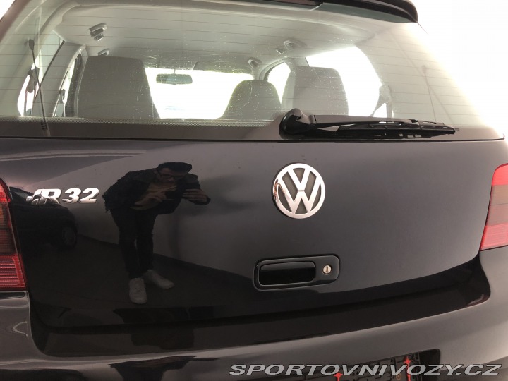 Volkswagen Golf R32 2003