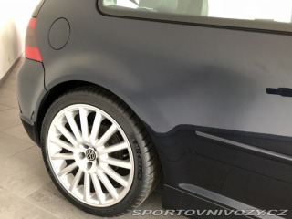 Volkswagen Golf R32 2003